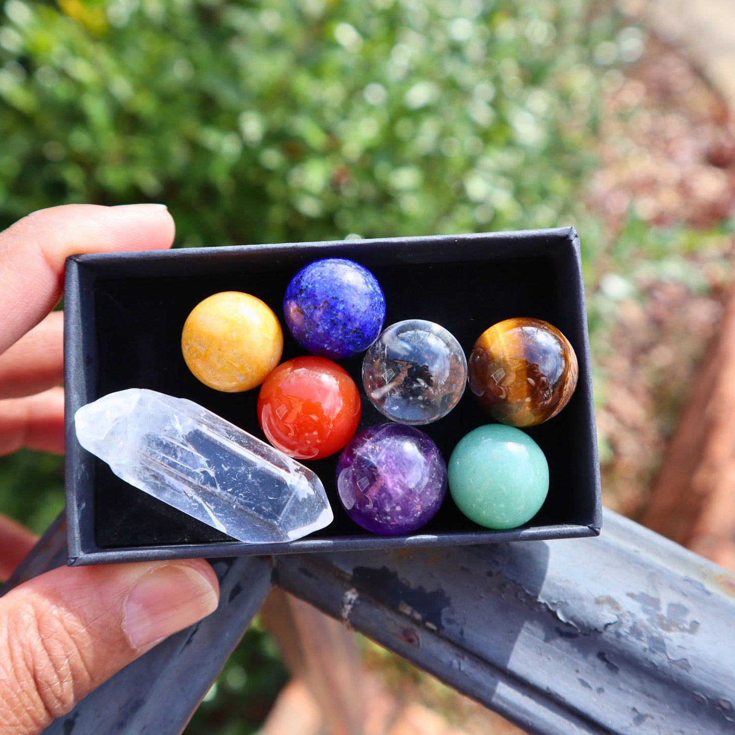 7 Chakra Mini Spheres Set with Clear Quartz Raw Point - Healing Crystals for Meditation and Chakra Balancing Stones - Energy Cleansing Kit